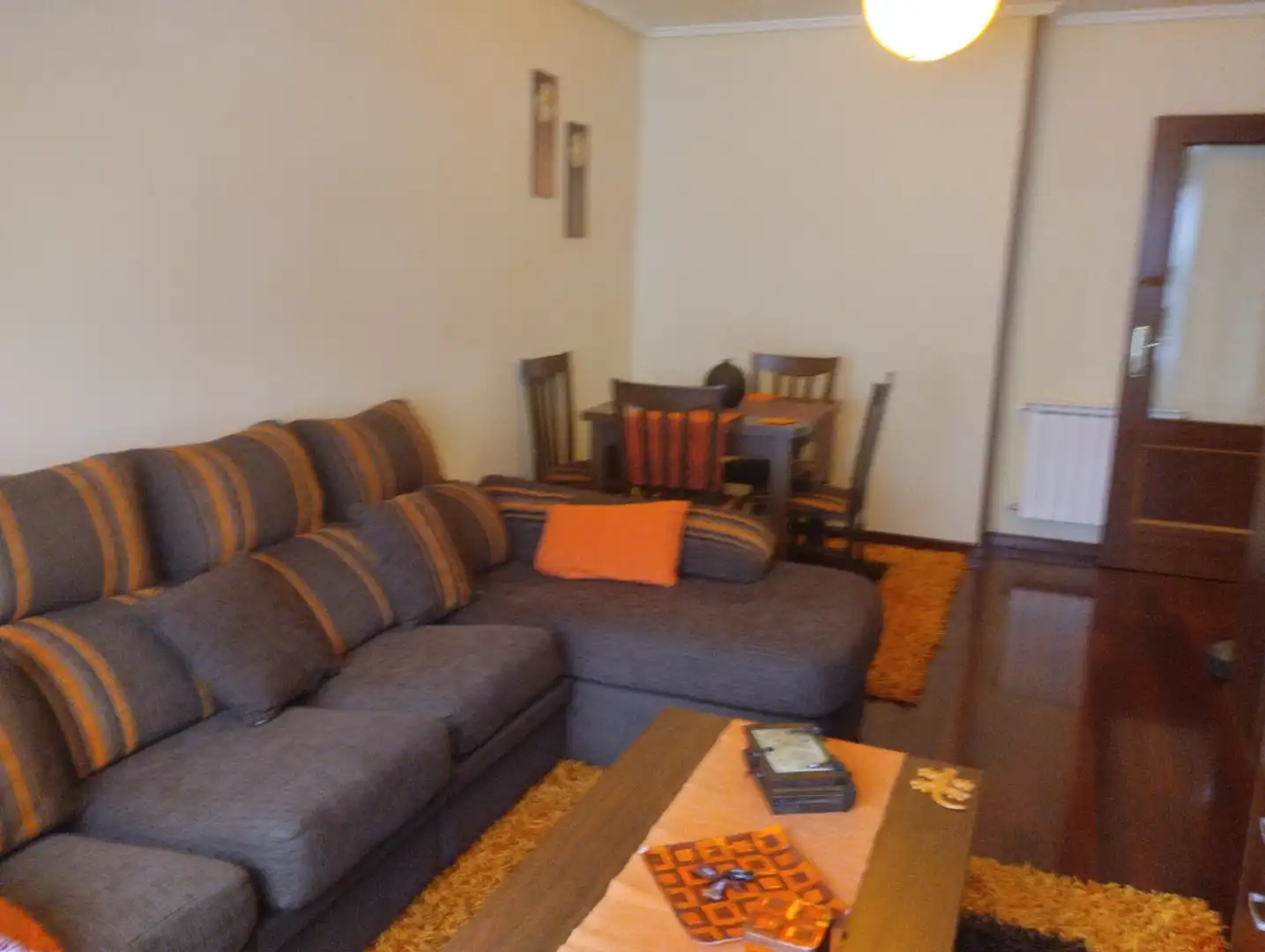 Sala d'estar de Pis en venda en Ramales de la Victoria amb Calefacció, Moblat i Forn