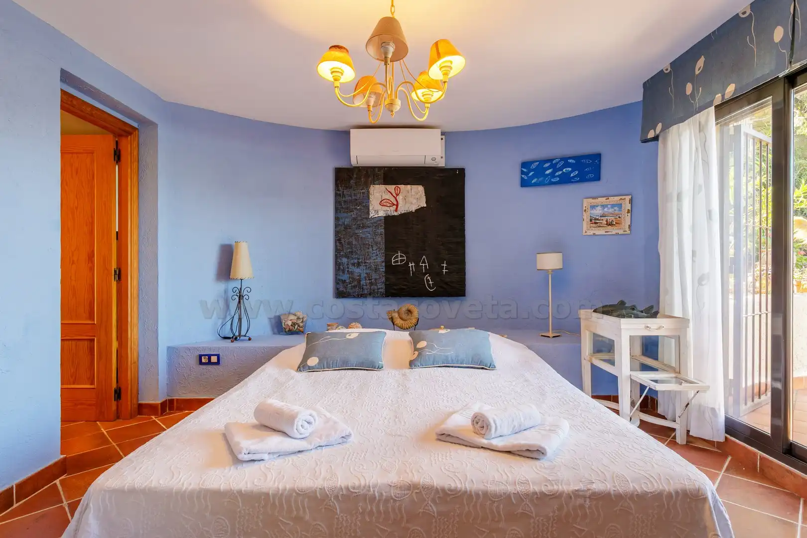 Dormitori de Casa o xalet en venda en El Campello amb Aire condicionat, Jardí privat i Terrassa