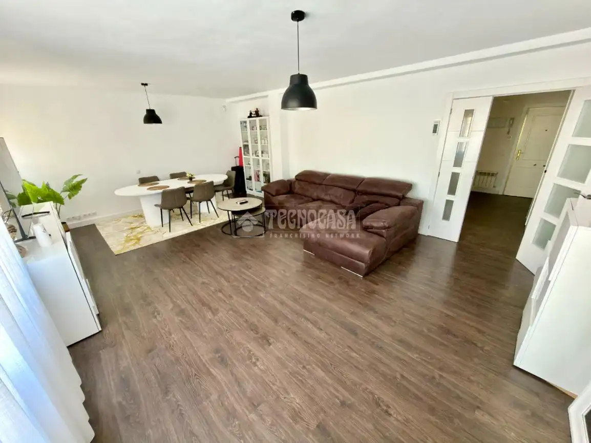 Wohnzimmer von Wohnung zum Verkauf in Cabanillas del Campo mit Klimaanlage, Heizung und Terrasse