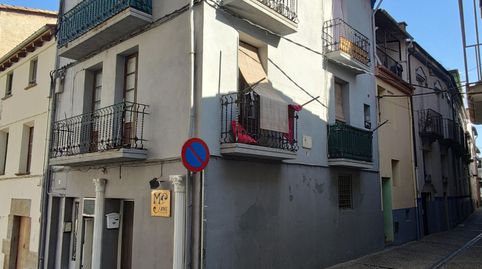 Edificio con dos pisos y un local, y una casa apareada, imagen 2
