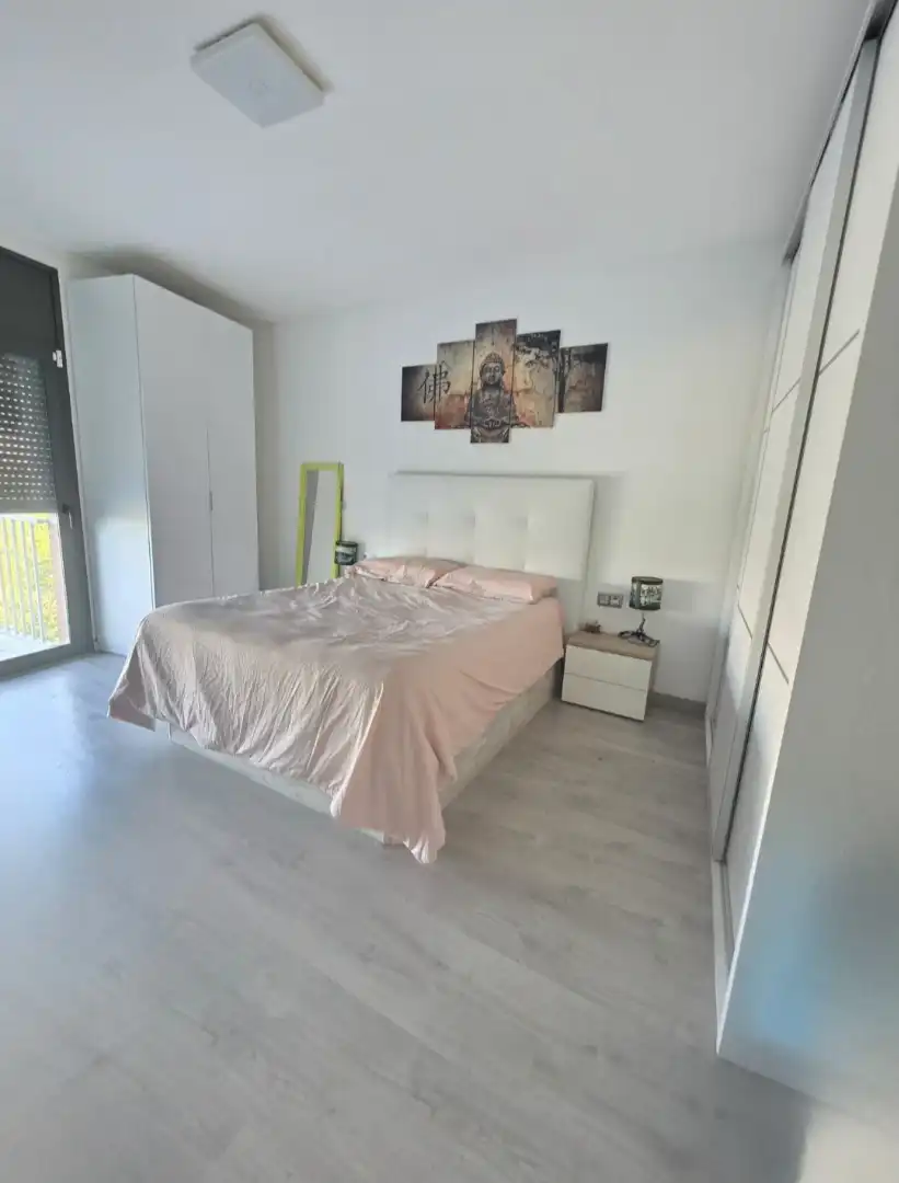 Dormitori de Casa adosada en venda en Santa Coloma de Gramenet amb Aire condicionat, Calefacció i Parquet