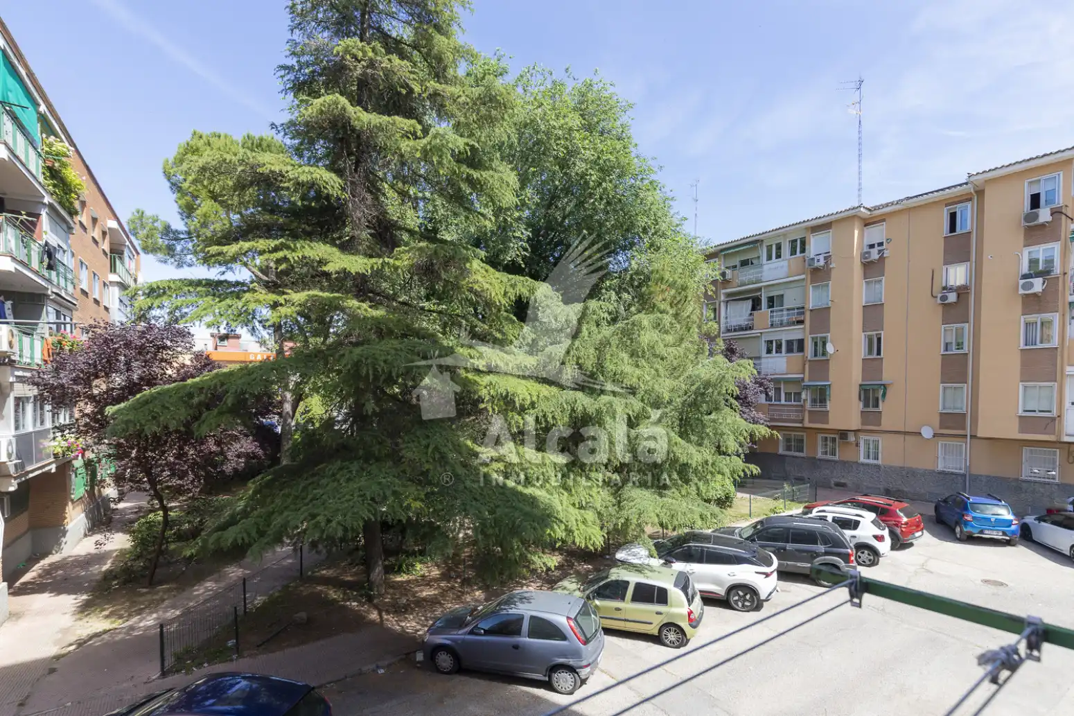 Vista exterior de Pis en venda en Alcalá de Henares amb Aire condicionat, Calefacció i Terrassa