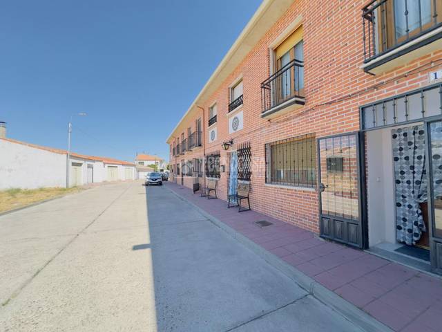 Casa adosada en Venta en Nava de la Asunción