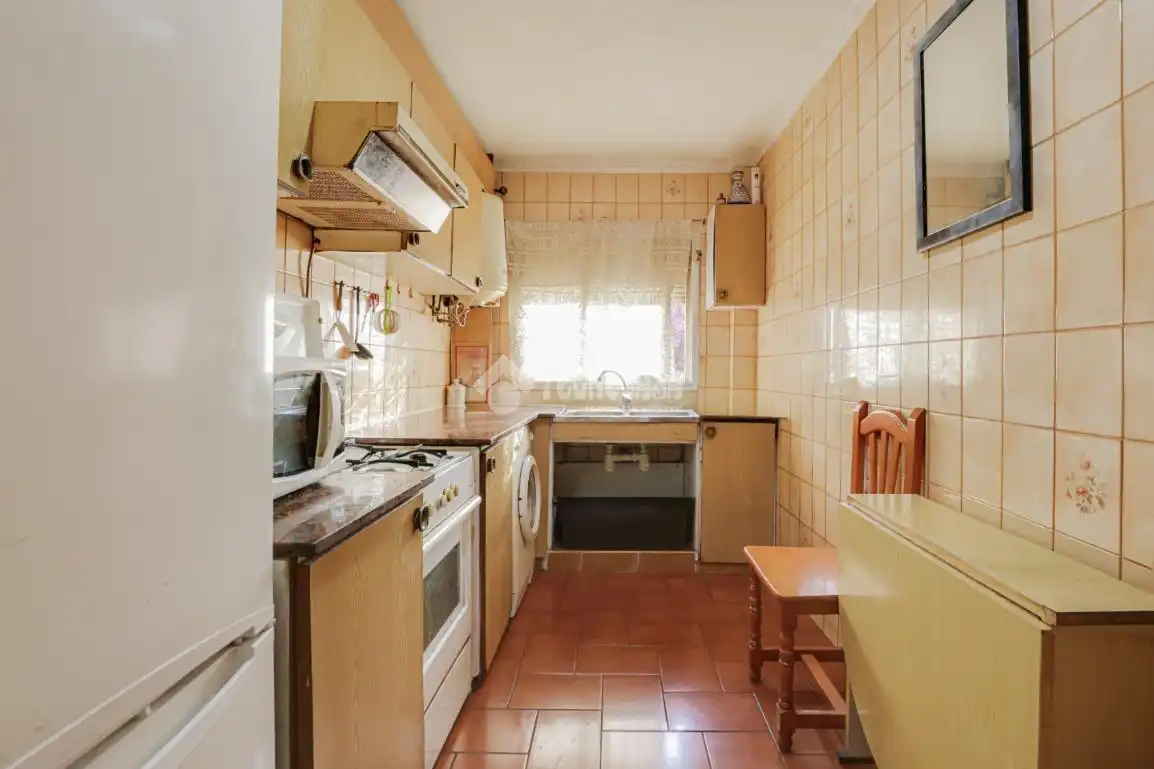 Cocina de Piso en venta en Montcada i Reixac con Balcón