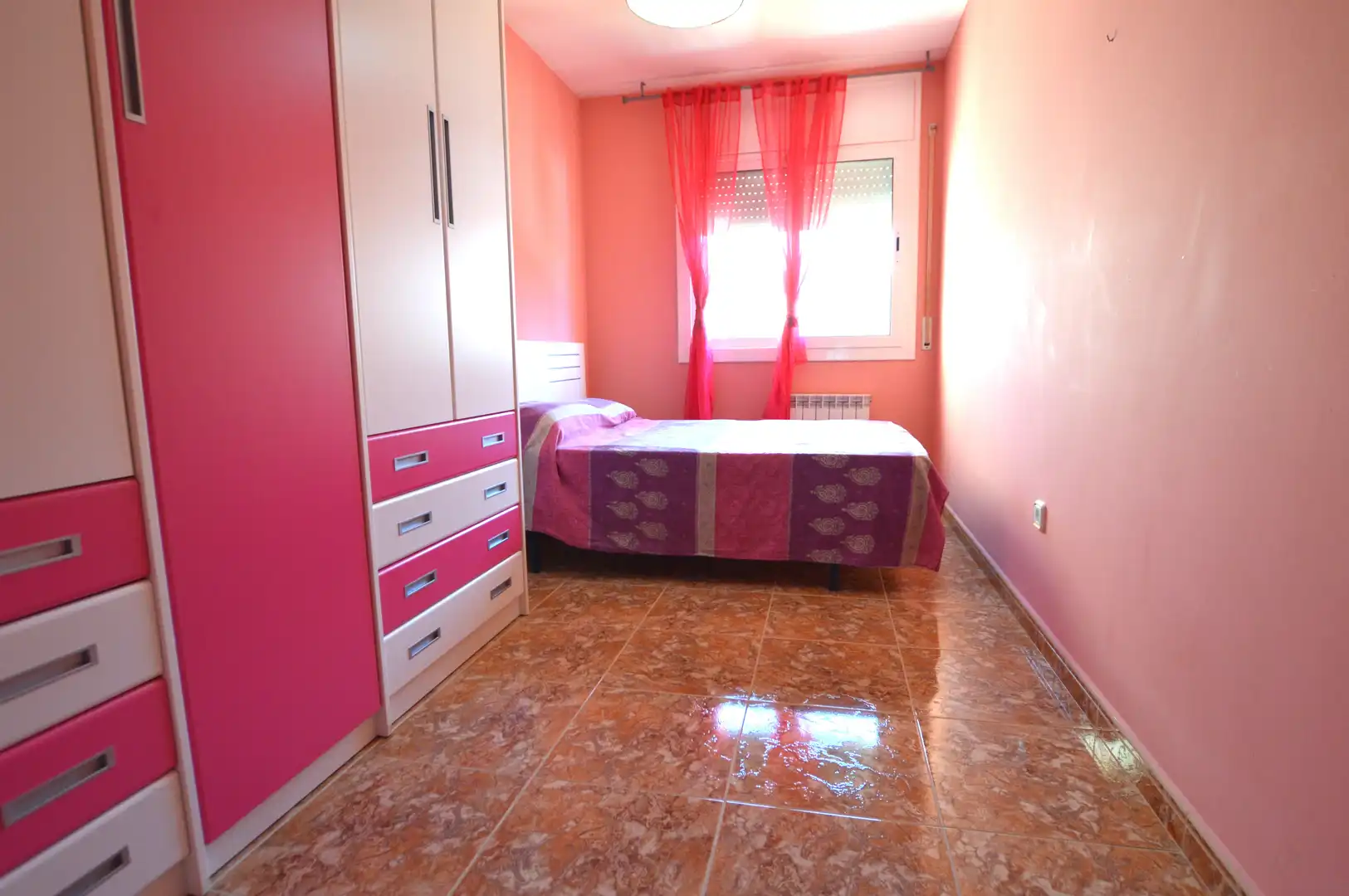 Dormitori de Casa adosada en venda en Cubelles amb Calefacció, Terrassa i Forn