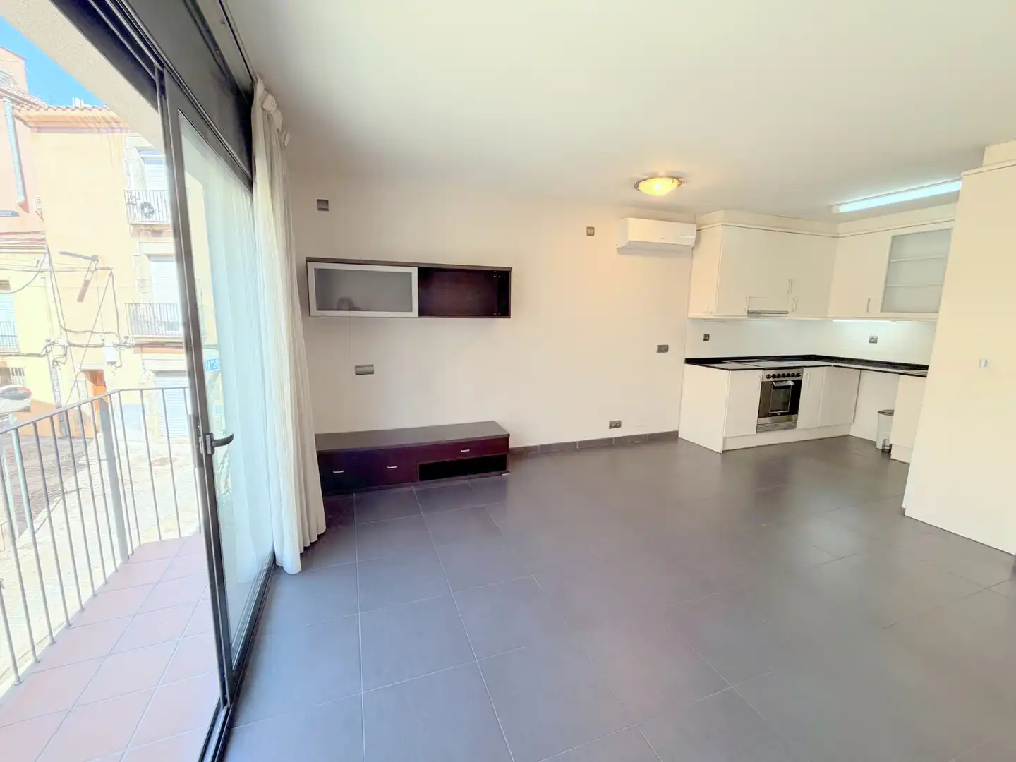 Flat for rent in Carrer de l'Hospital, 19, Centre