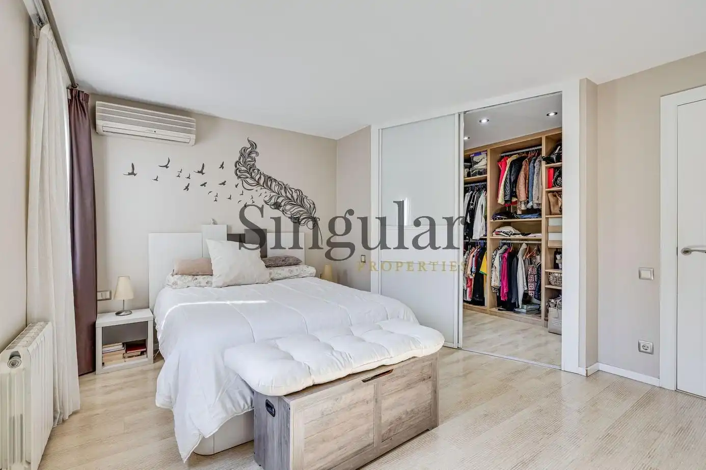 Habitación de Casa adosada en venta en Barcelona con Aire acondicionado, Calefacción y Terraza