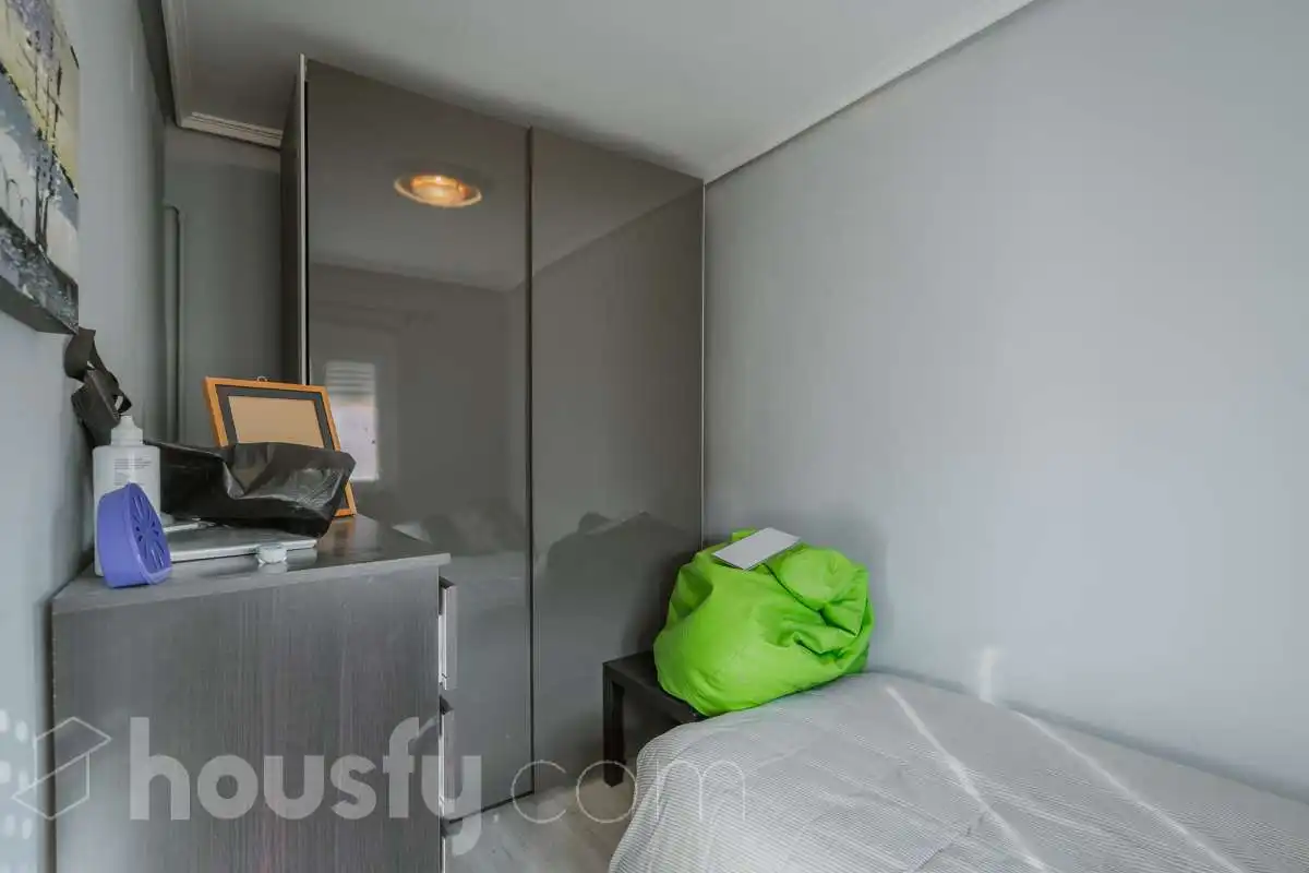 Bedroom of Flat for sale in Valladolid  with Air Conditioner and Terrace