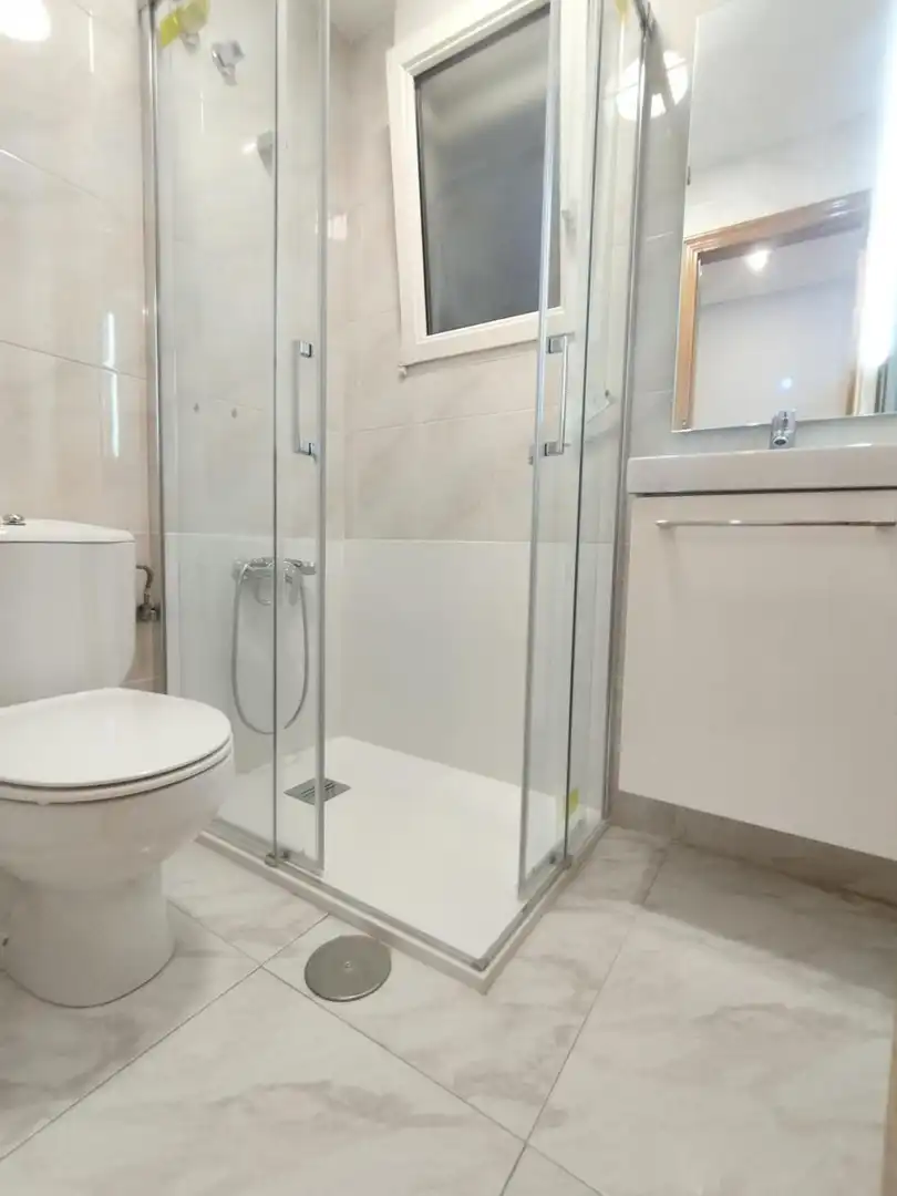 Baño de Piso de alquiler en Murcia con Aire acondicionado, Amueblado y Balcón