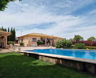 Außenansicht von Country house zum verkauf in Daimiel mit Klimaanlage, Heizung und Privatgarten