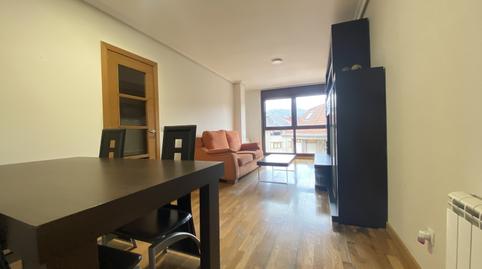 Foto 2 de Piso en venta en Los Corrales de Buelna - Calle la Paz, 7, Los Corrales de Buelna , Cantabria