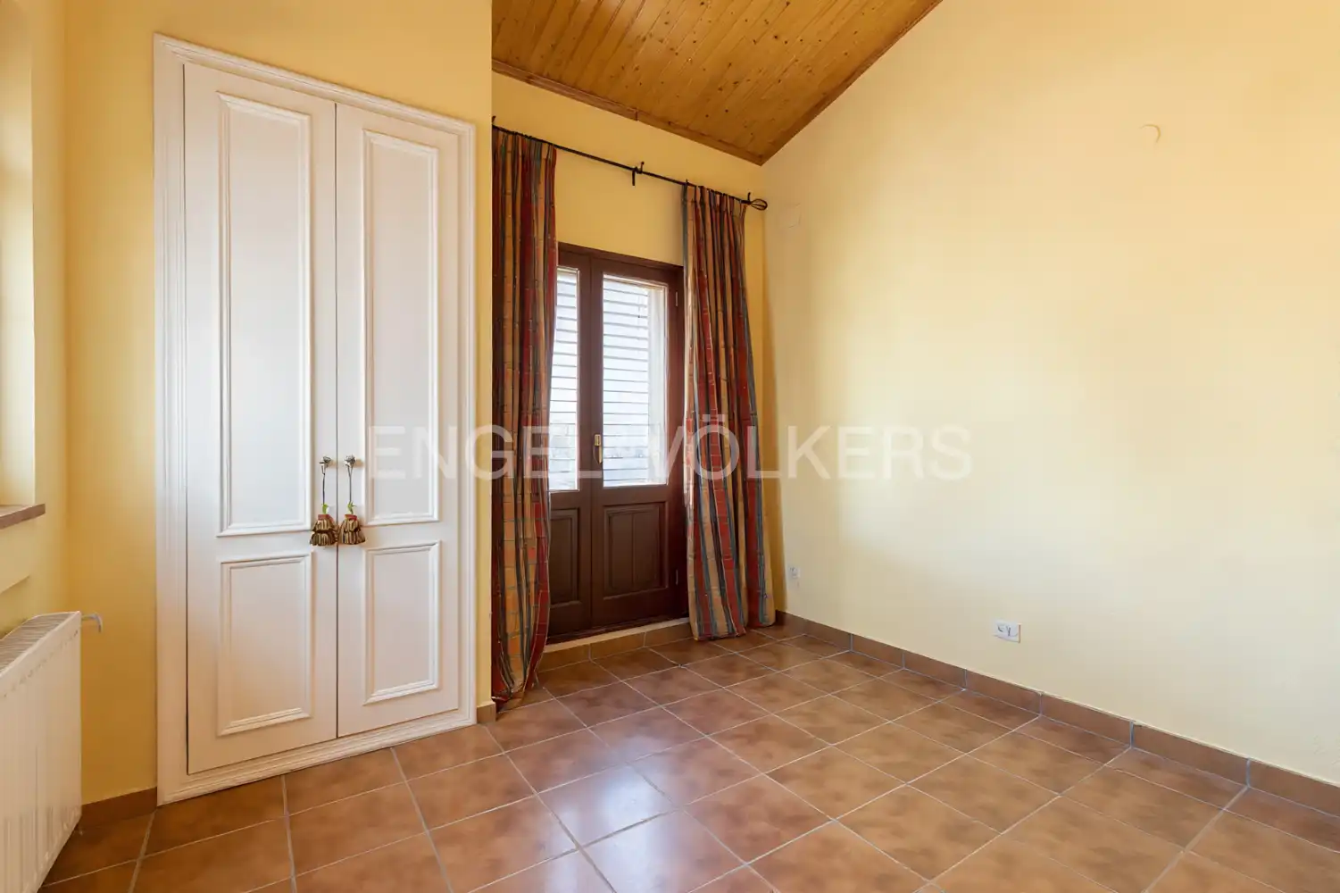 Casa adosada en venta en Viver con Calefacción, Terraza y Amueblado