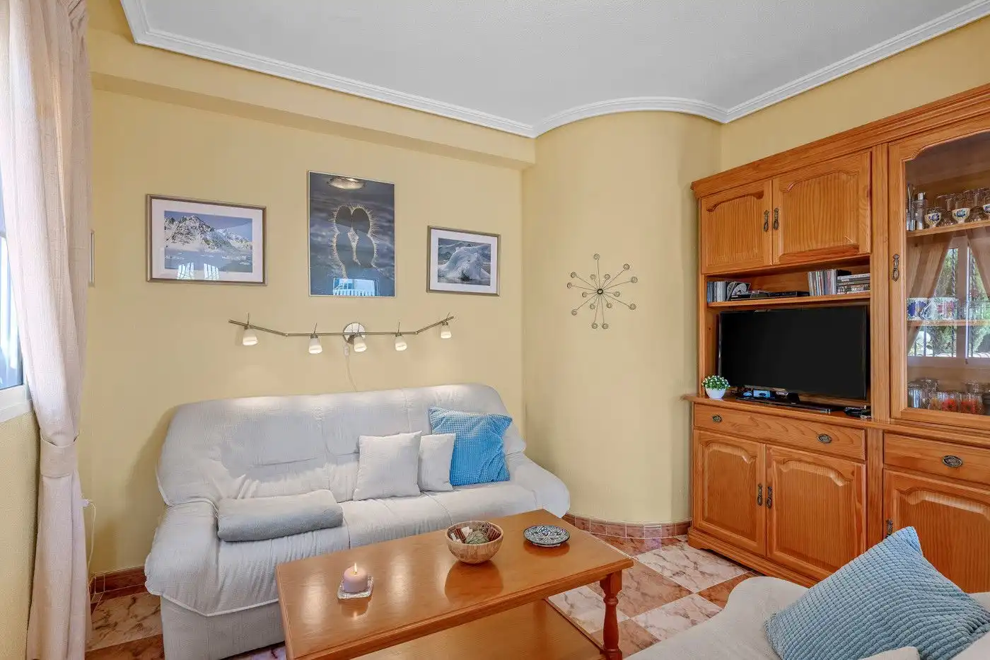 Sala de estar de Casa adosada en venta en Orihuela con Aire acondicionado, Jardín privado y Terraza