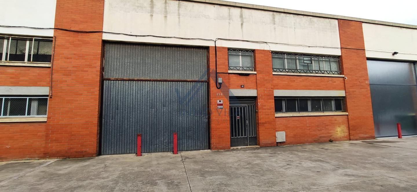 Vista exterior de Nau industrial en venda en Sant Quirze del Vallès