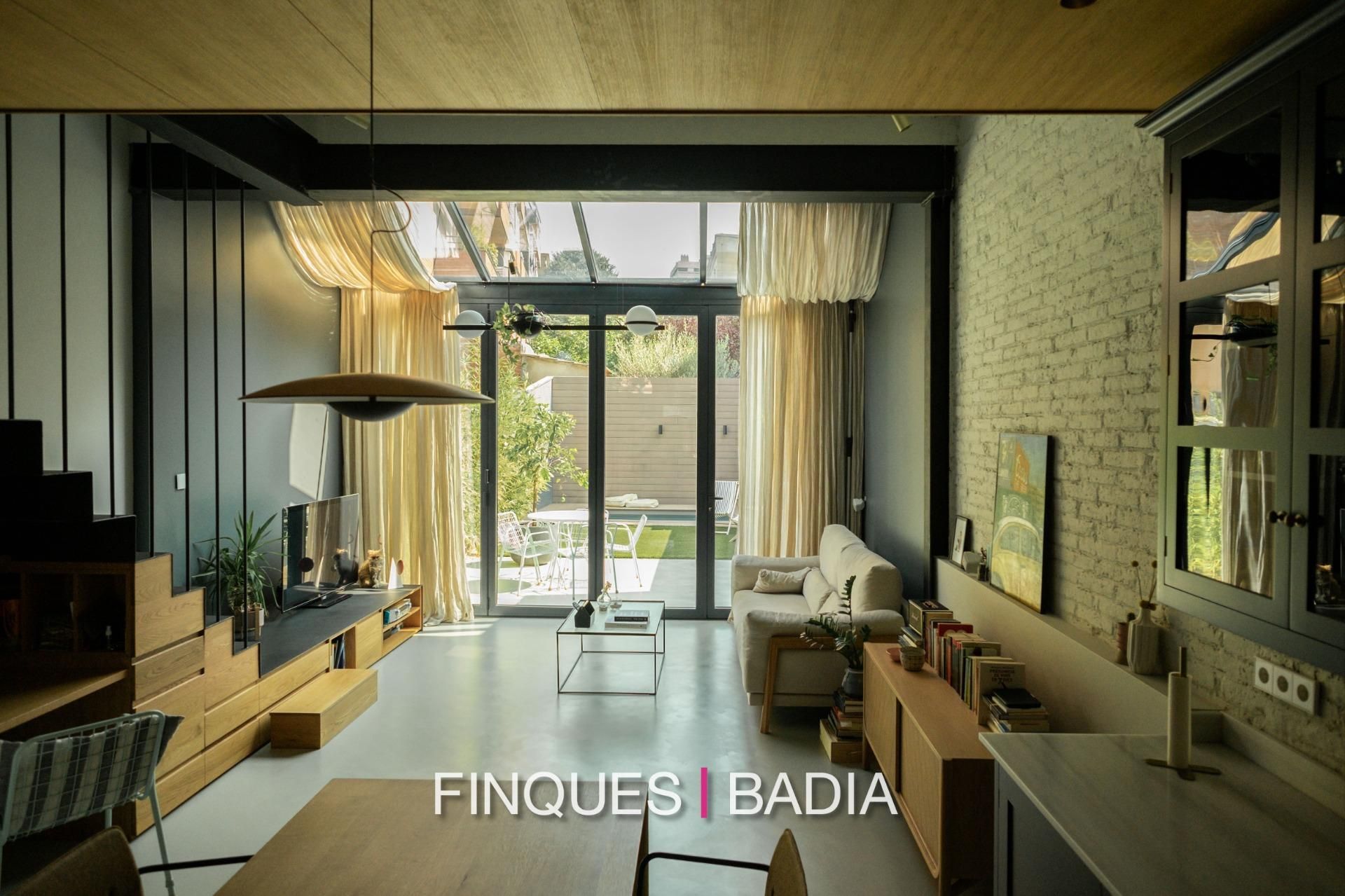 Sala d'estar de Casa o xalet en venda en  Barcelona Capital