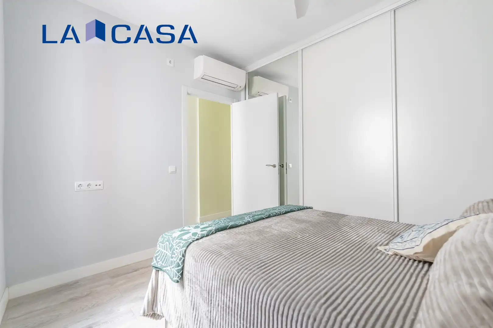 Habitación de Piso en venta en Madrid con Calefacción