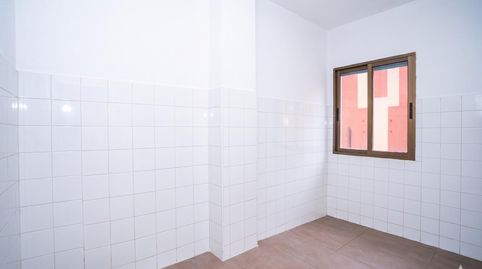 Foto 2 de Piso en venta en Calle Madre Soledad Gp.san Luis, Los Castros, Santander
