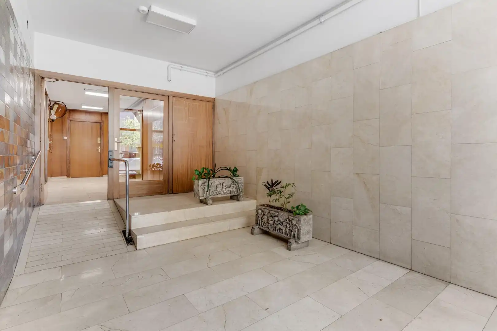 Piso en venta en Barcelona con Balcón y Alarma