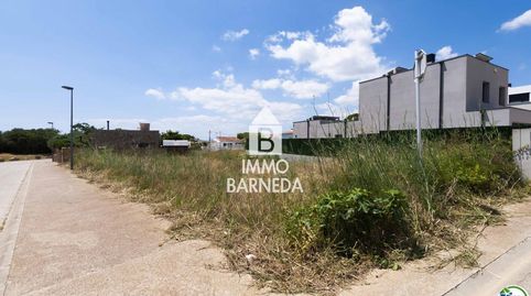 Parcela edificable en tranquila urbanización de Roses. Buena oportunidad!