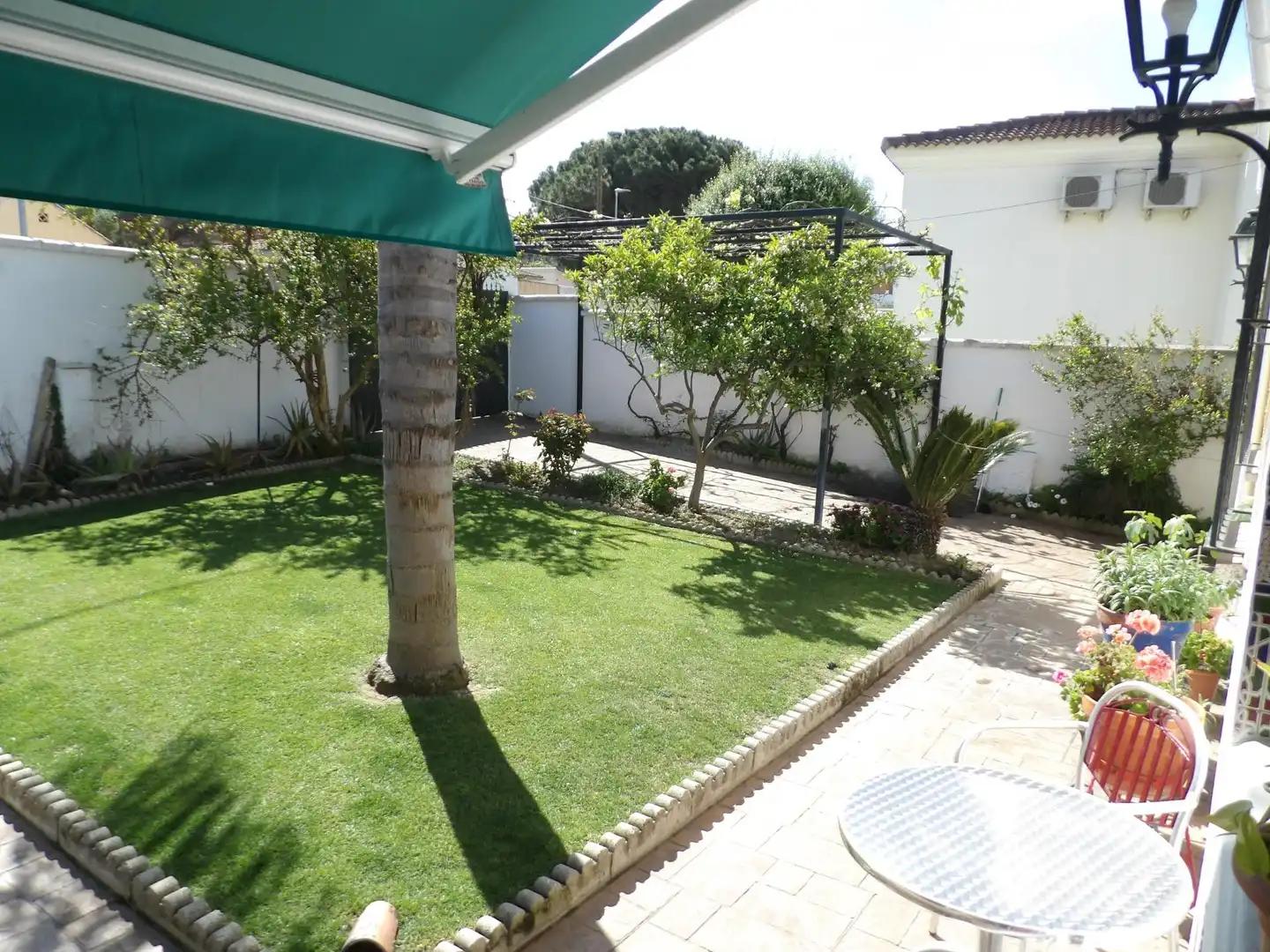 Garden of Houses for sale in Algeciras  with Air Conditioner, Private garden and Storage room