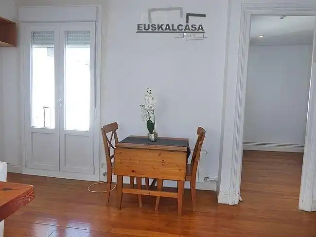 Comedor de Piso en venta en Bilbao  con Calefacción y Balcón
