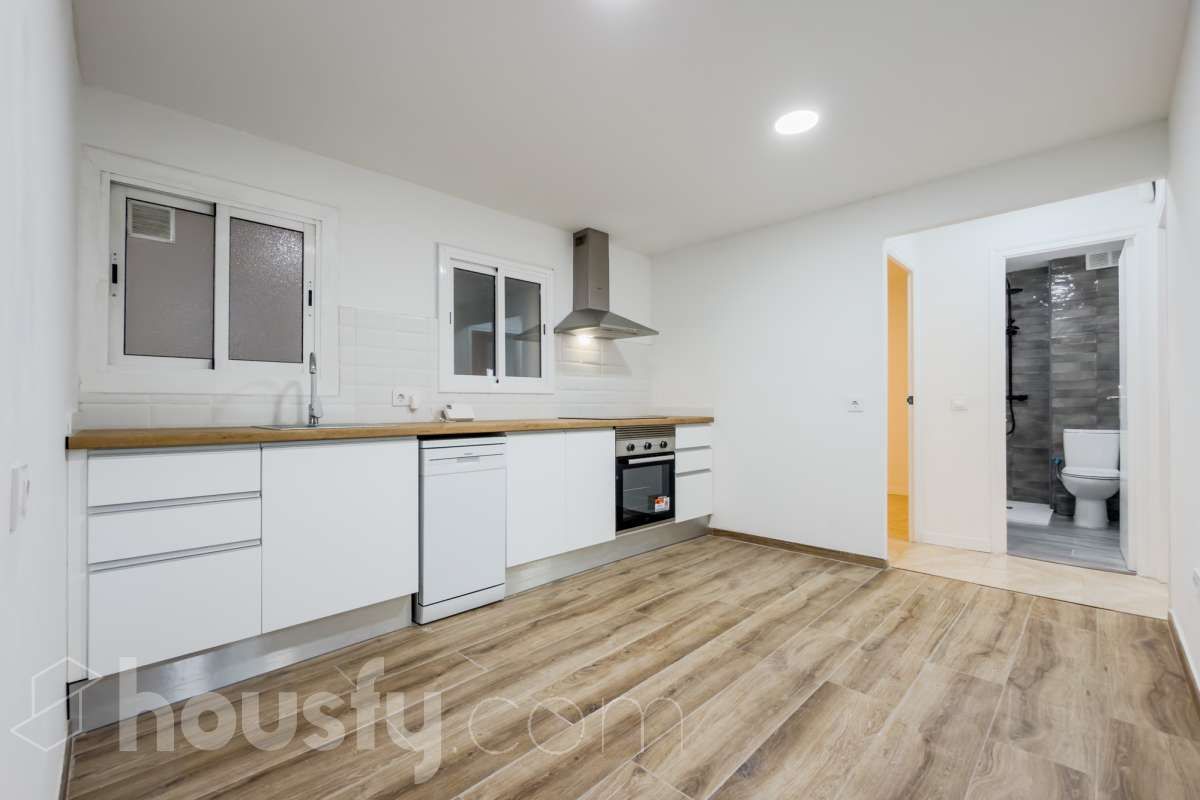 Kitchen of Flat for sale in Badalona  with Air Conditioner