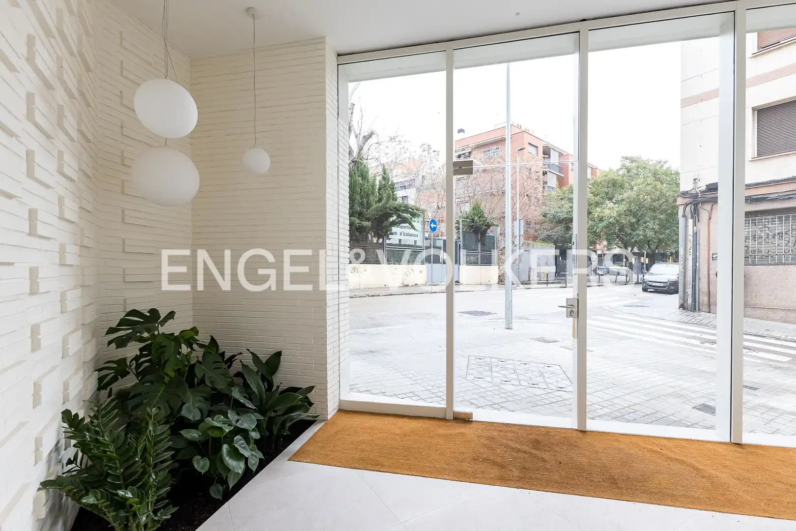 Außenansicht von Wohnung zum Verkauf in L'Hospitalet de Llobregat mit Klimaanlage, Heizung und Terrasse