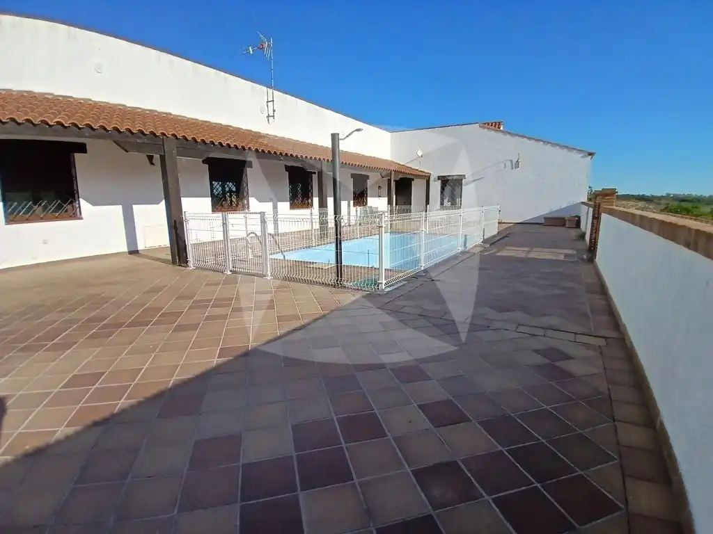 Detached house with pool for sale in Urbanizacion Atalaya, imagen 3