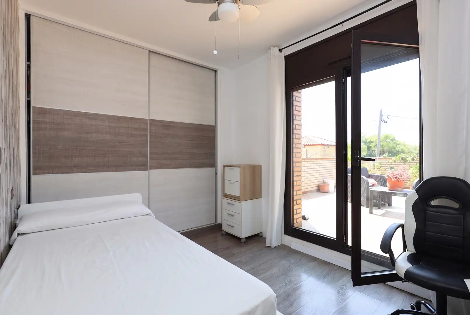 Habitación de Casa o chalet en venta en Viladecans con Aire acondicionado, Calefacción y Jardín privado