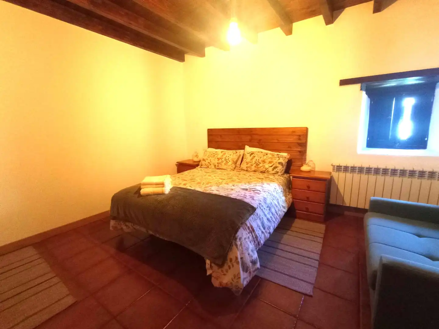 Dormitori de Casa adosada de lloguer en Anievas amb Calefacció, Jardí privat i Parquet