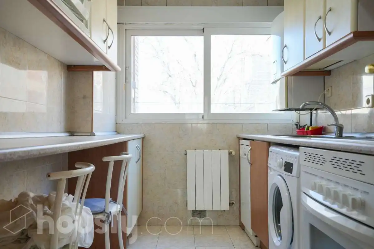 Cuina de Pis en venda en Madrid amb Calefacció, Parquet i Moblat