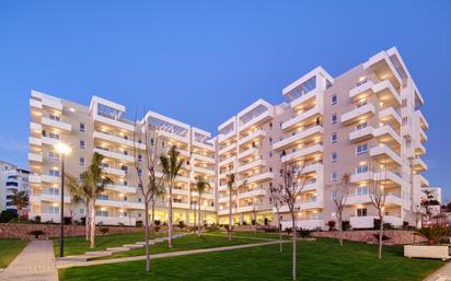 Vista exterior de Apartament en venda en Marbella amb Aire condicionat, Terrassa i Piscina