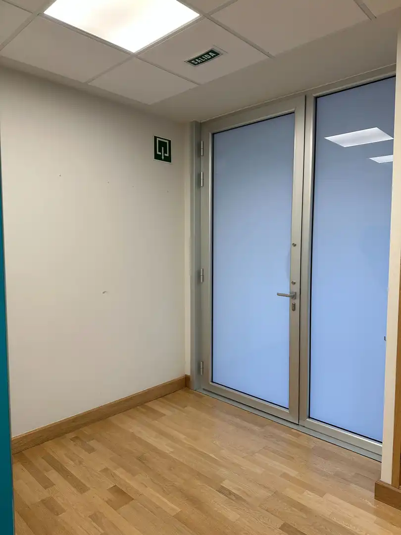 Office for rent in El Astillero  