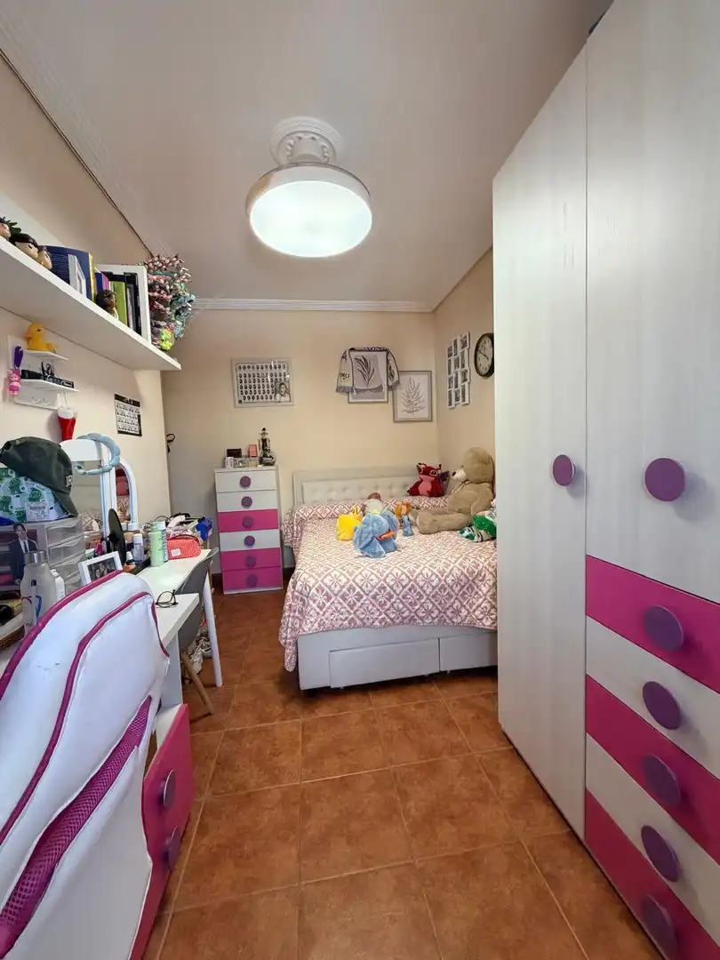 Habitación de Piso en venta en Badajoz con Aire acondicionado, Calefacción y Balcón