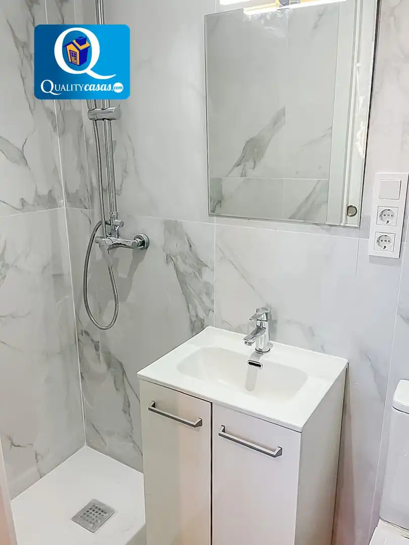 Bathroom of Apartments for rent in El Campello  with Air Conditioner