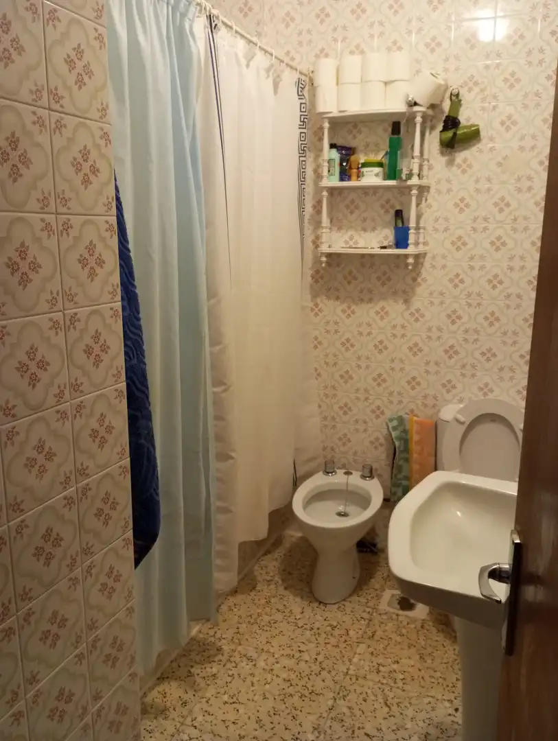 Bany de Pis en venda en Baza amb Moblat i Balcó