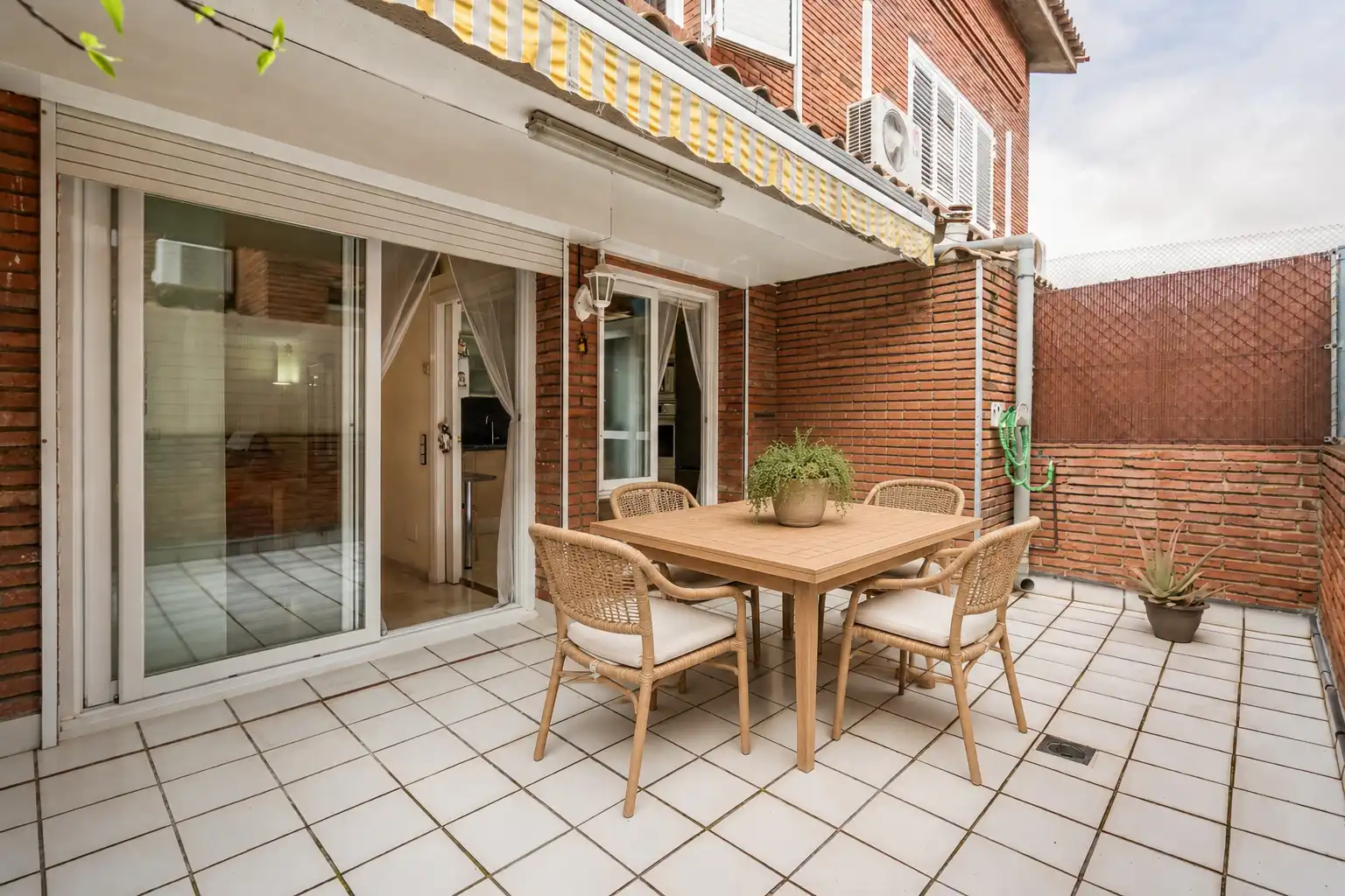 Terrassa de Casa adosada en venda en Premià de Mar amb Aire condicionat, Calefacció i Jardí privat