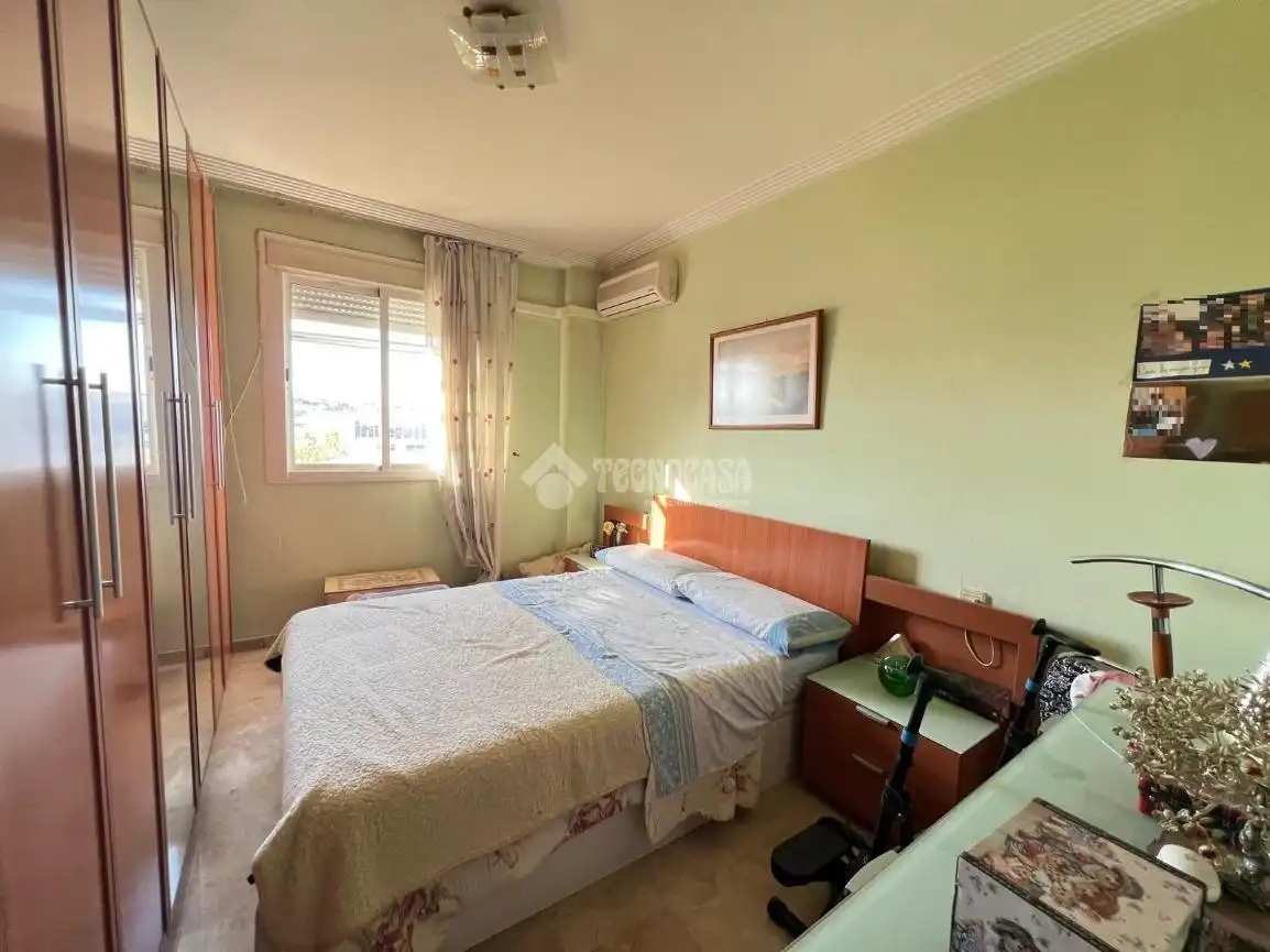 Habitación de Piso en venta en Dos Hermanas con Terraza