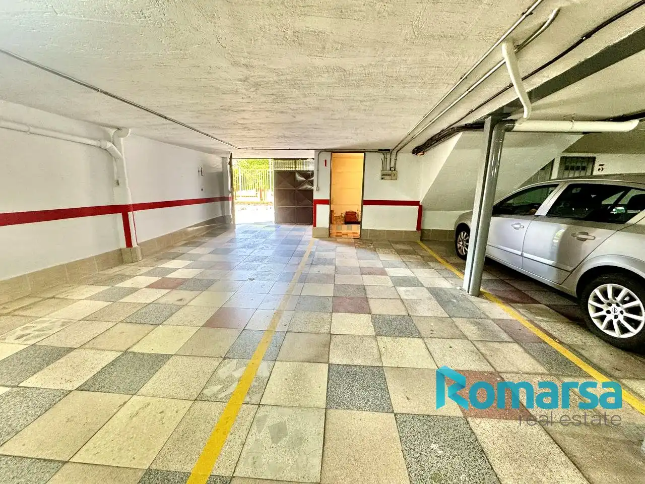 Parking de Piso en venta en Ávila con Calefacción, Parquet y Trastero