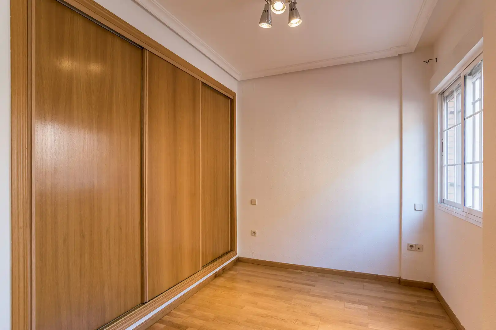 Habitación de Apartamento en venta en Carabanchel