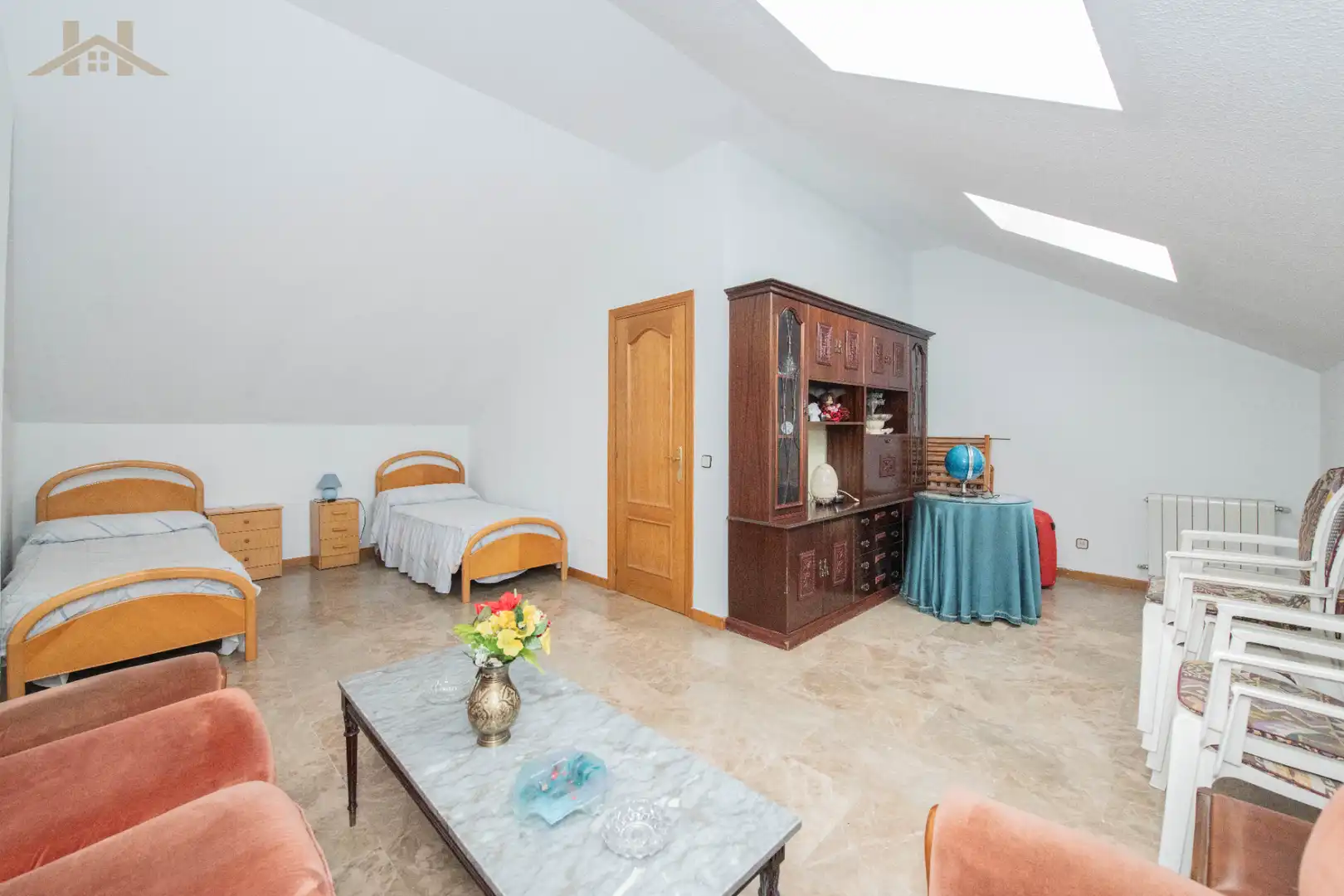 Dormitori de Casa o xalet en venda en Alcorcón amb Calefacció, Jardí privat i Terrassa