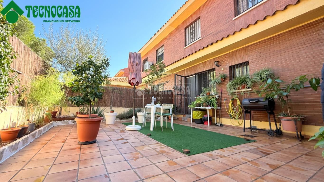 Single-family semi-detached for sale in Torrejón de la Calzada