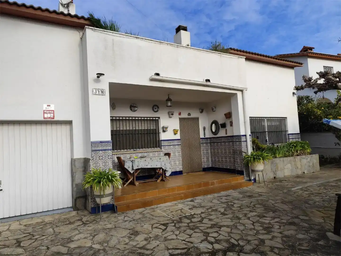 Außenansicht von Haus oder Chalet zum Verkauf in Sant Pere de Ribes mit Schwimmbad und Balkon