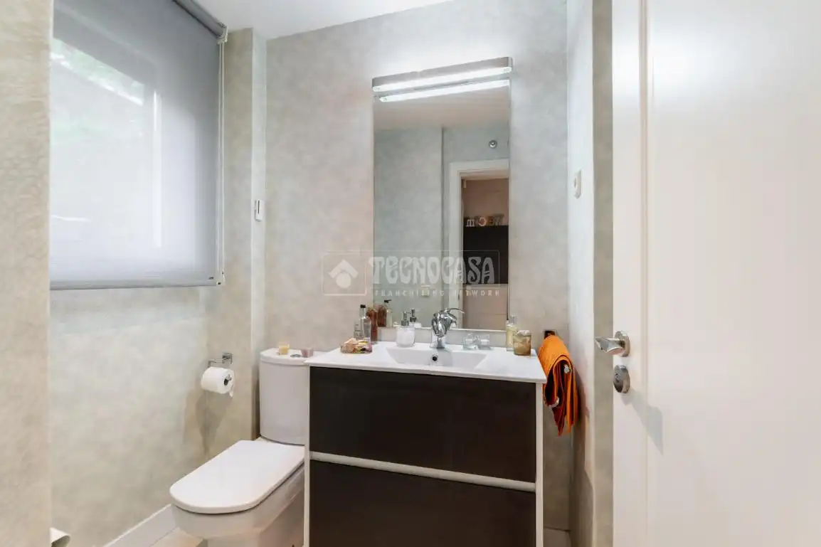 Baño de Casa adosada en venta en Torrelodones con Calefacción, Terraza y Balcón