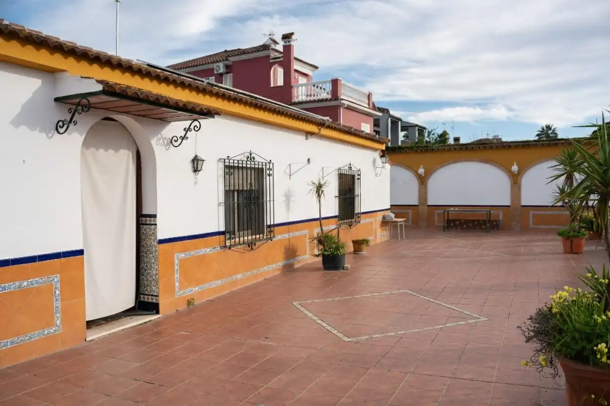 Exterior view of Houses for sale in Gines  with Air Conditioner, Heating and Private garden