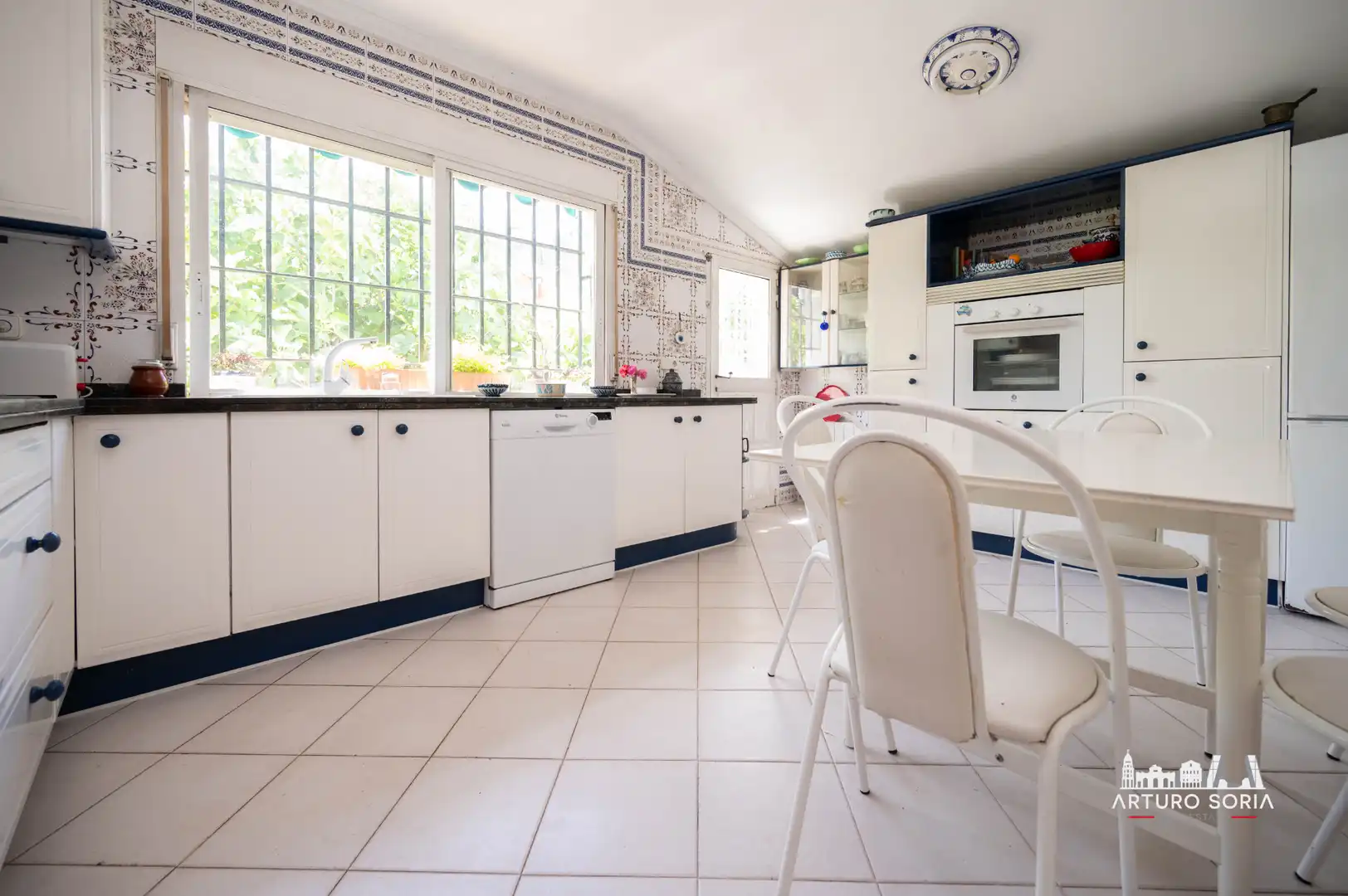 Cocina de Casa o chalet en venta en Madrid con Calefacción y Jardín privado