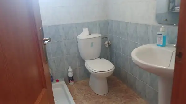 Badezimmer von Einfamilien-Reihenhaus zum Verkauf in Albatera mit Abstellraum und Schwimmbad