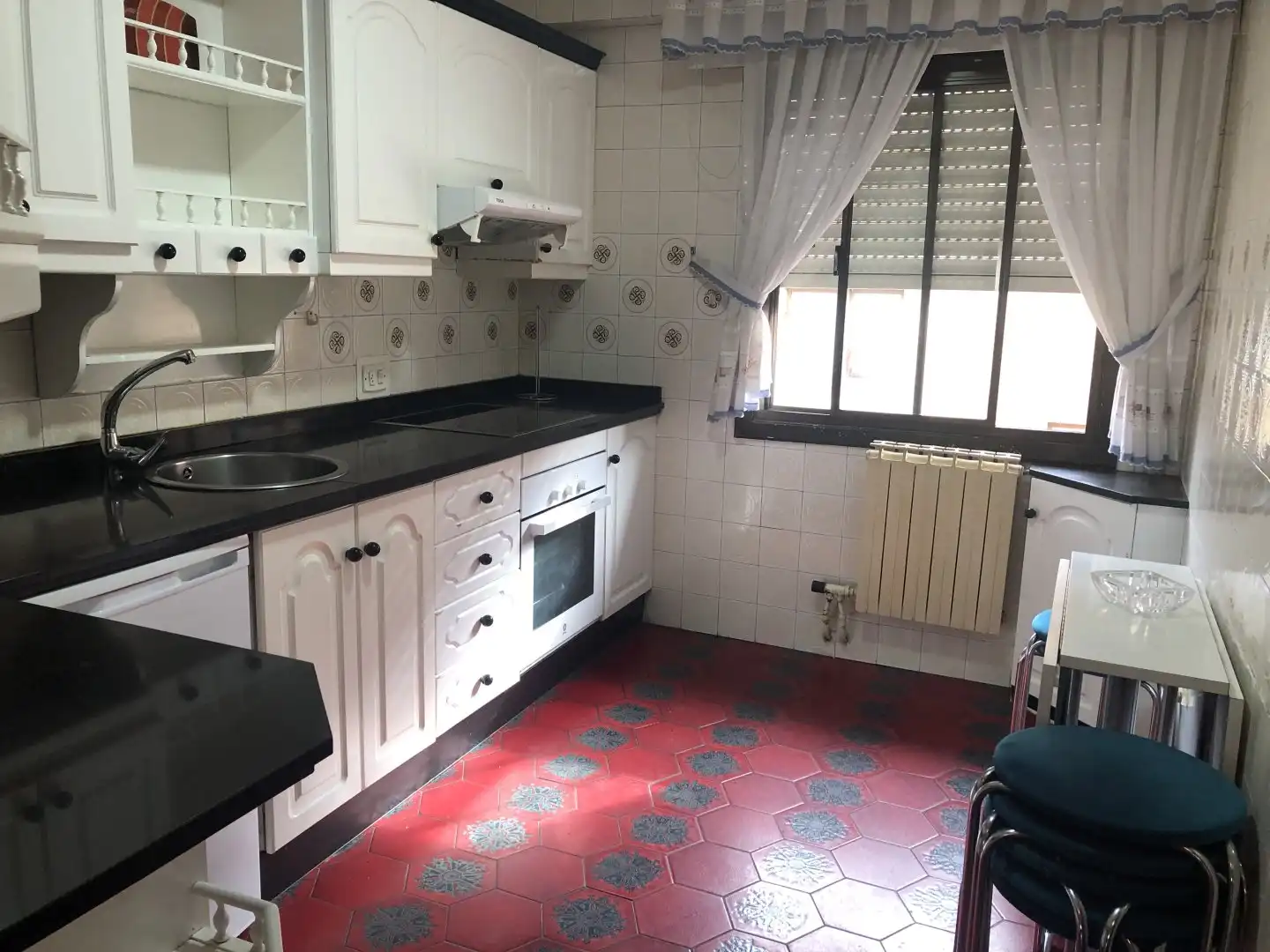 Cuina de Pis en venda en Segovia amb Calefacció, Piscina i Moblat