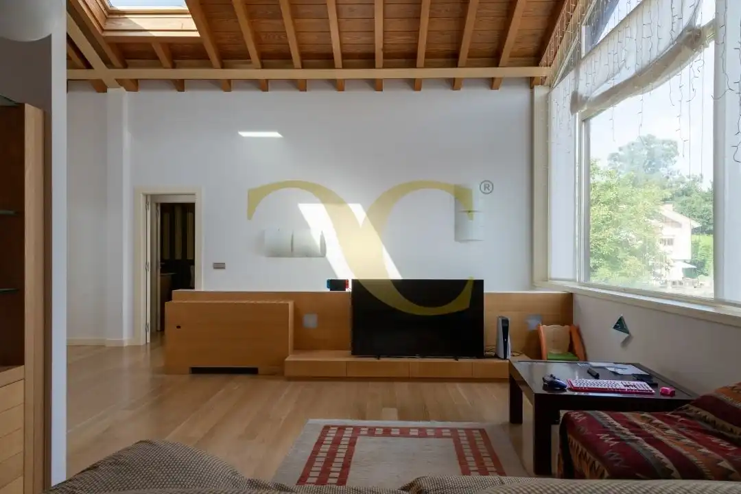 Sala de estar de Casa o chalet en venta en Santa Cruz de Bezana con Aire acondicionado, Calefacción y Jardín privado