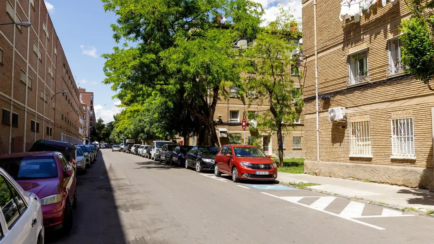 Außenansicht von Wohnung zum Verkauf in Zaragoza mit Klimaanlage und Heizung